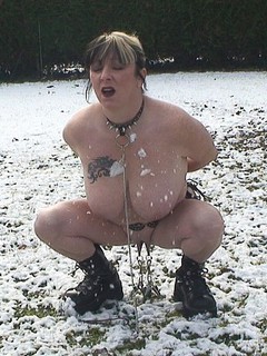 a hard bdsm session in the snow with - 4C... stretching of my pussy with weights, whip on my ass, snow on my big tits 