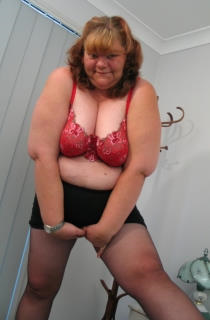 BBWet4U is an all natural mature and big fat babe. A must for all BBW fans