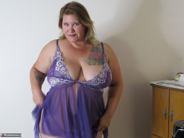 Preview photo of: Purple lingerie